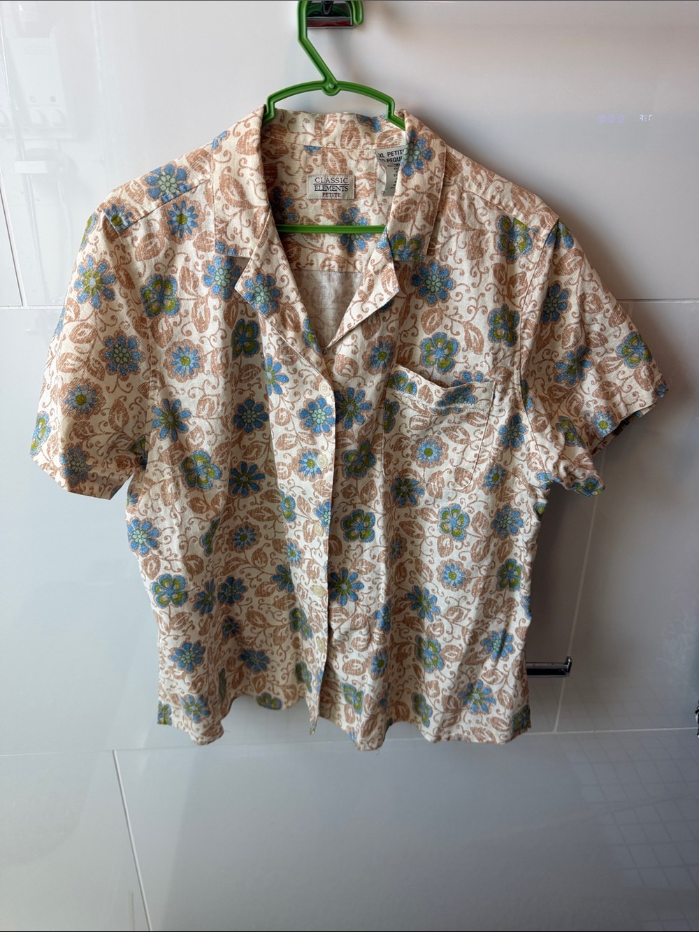 Classic Elements Petite cotton linen blend shirt with tropical floral motif. XL